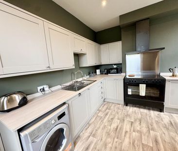 Martin Terrace, BURLEY, LEEDS - Photo 4