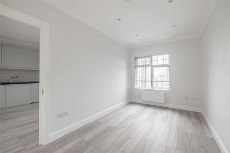 2 bed flat to rent in Farnham Road, Slough, SL1 - Photo 4