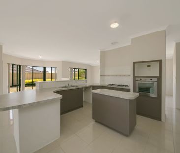 Look No Further&comma; the Perfect Family Home&excl;&excl; - Photo 3