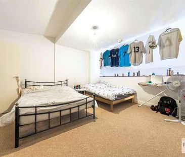 The Vista Building, Calderwood Street, Woolwich, London, SE18 - Photo 1