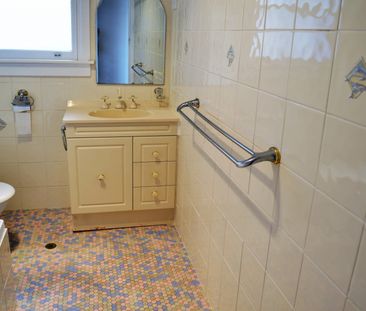 Family Comfort in a Prime St Marys Location! - Photo 1