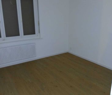 JOLI 3 PIECES RENOVE SITUE AU REZ DE CHAUSSEE PROCHE DU LAC - Photo 2