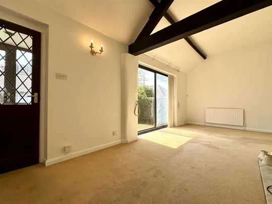 2 bedroom bungalow to rent - Photo 1