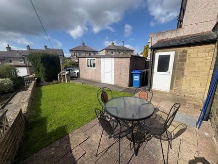 3 bedroom semi-detached house to rent - Photo 4