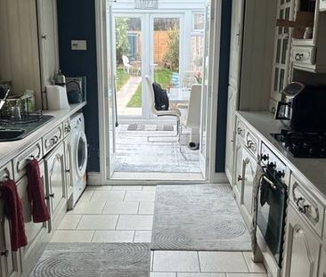 3 Bed Terraced House, London, SE15 - Photo 5