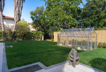 via Pietro neni, 7, Forte dei Marmi, Tuscany 55042