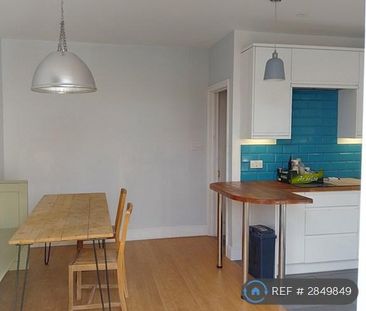 3 bedroom terraced house to rent - Photo 3