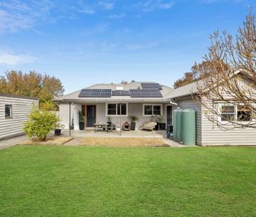 Charming Weatherboard With Wide Frontage & Dual Crossovers - Photo 4