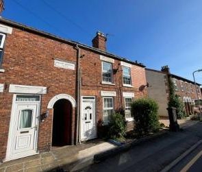 2 bedroom terraced house to rent - Photo 2