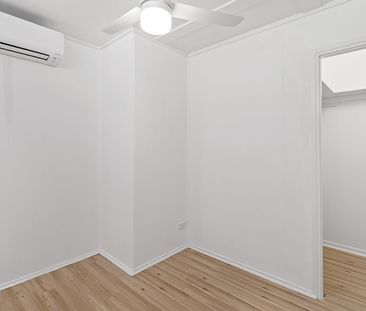 Freshly Updated Coastal Living Top Floor 2 Bedroom Unit with Stunni... - Photo 6