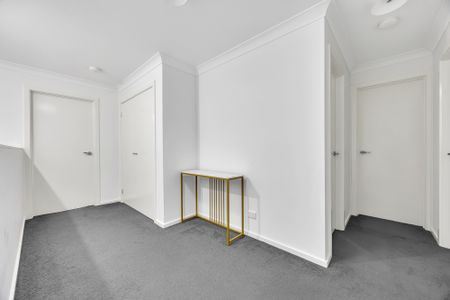 Modern Elegance In Prime Location - Photo 3