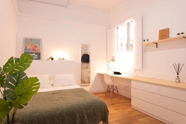 Carrer Gran de Gràcia, Barcelona, Catalonia 08012 - Photo 1