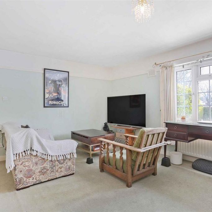 5 bedroom detached bungalow to rent - Photo 1