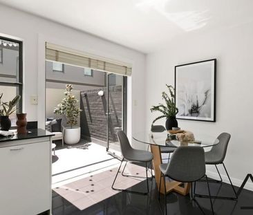 Light filled boutique townhouse with an entertainers' courtyard - Photo 2