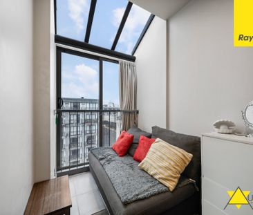 City Living Made Easy - 3-Bedroom Apartment on Queen Street - Photo 1