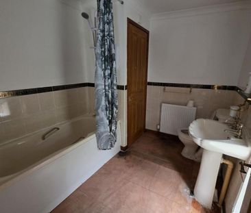 2 bedroom terraced house to rent - Photo 6