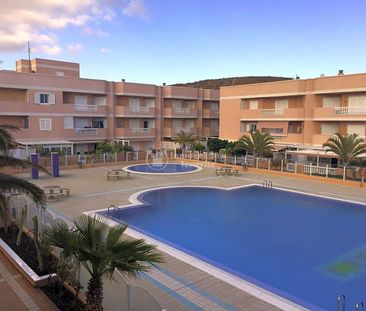 Se alquila en Costa del Silencio apartamento de 2 dormitorios - Photo 4