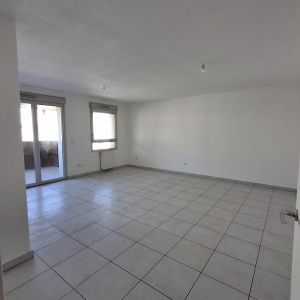 Location Appartement à FONTAINE - Photo 1