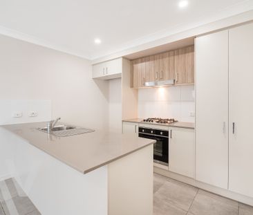 62a Redgum Circuit, Aberglasslyn NSW 2320 - House For Rent | Domain - Photo 3