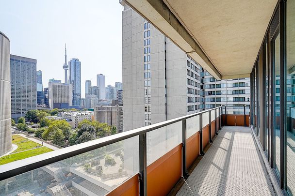 For Lease - 111 Elizabeth Street Unit# 1711, Toronto, Ontario - Photo 1
