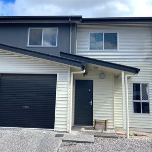 Modern Comfort in a Prime Location - 3-Bedroom Townhouse in Redbank Plains - Photo 3