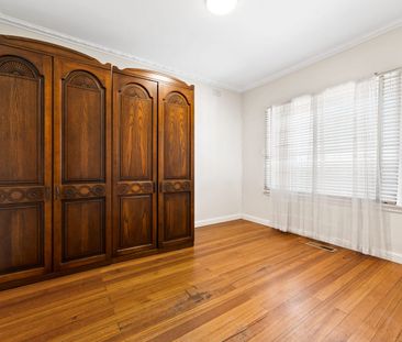 Conveniently located family home - Photo 3