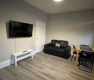 69 Junction Road, Hunters Bar - Photo 3