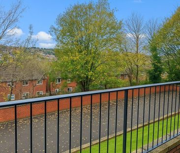 2 bedroom flat to rent - Photo 2