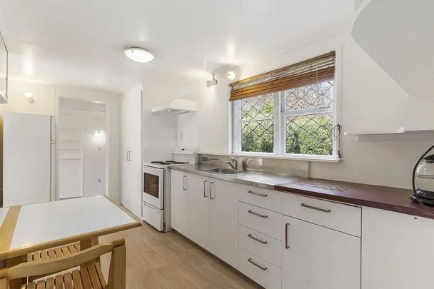 Sunny, Spacious Panmure Granny Flat w/ Garden! - Photo 1