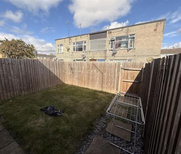 4 bedroom terraced house to rent - Photo 1