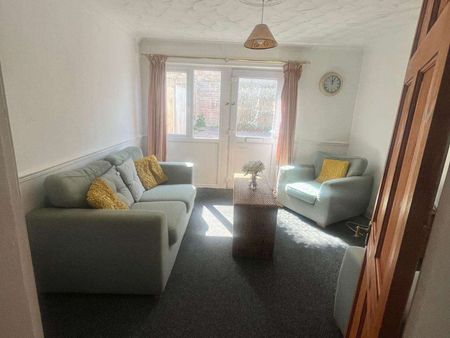 Downs Road Room 2 - Photo 2