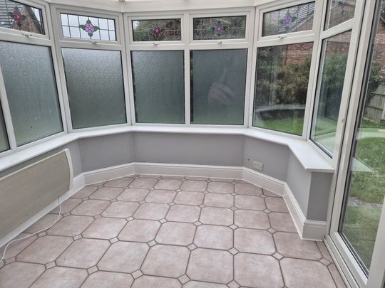 Watersedge, Frodsham - Photo 1