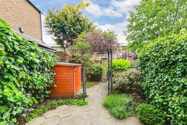 4 bedroom house in Peterborough Road - Photo 1