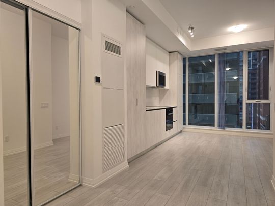 For Lease - 400 King Street Unit# 802, Toronto, Ontario - Photo 1