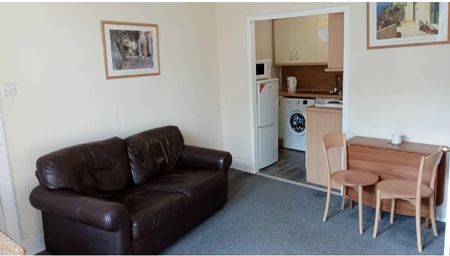 1 Bed Flat, Caledonian Crescent, EH11 - Photo 3