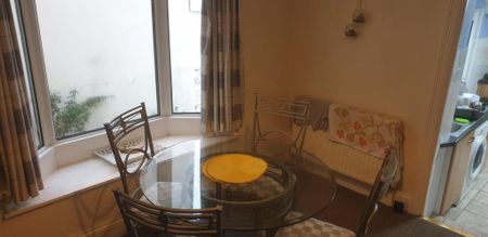 4 bedroom house share to rent - Photo 4