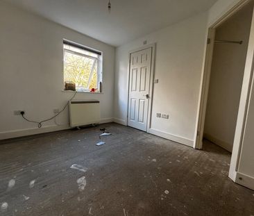 4 Bed Flat, Lake View, SO16 - Photo 3