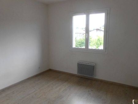 Location maison 6 pièces 105.46 m² à Dagneux (01120) - Photo 2