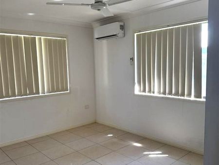 Charming Family Home in Bundaberg East - Photo 3