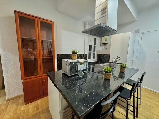 Calle Condes de Barcelona, Madrid, Community of Madrid 28019 - Photo 1