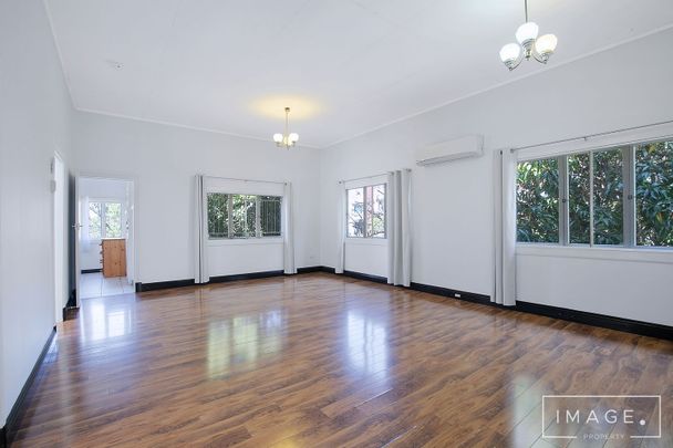 FAMILY HOME WAITING FOR YOU TO MOVE IN! - Photo 1