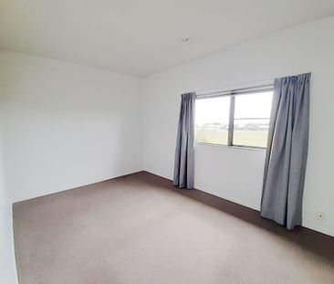 Popular townhouse in a great location - Photo 5