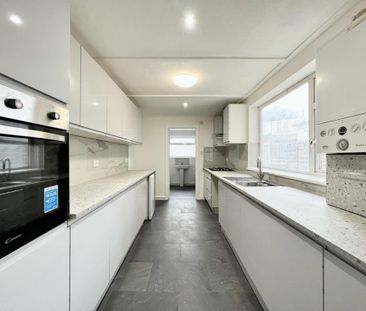 3 bedroom terraced house to rent - Photo 6