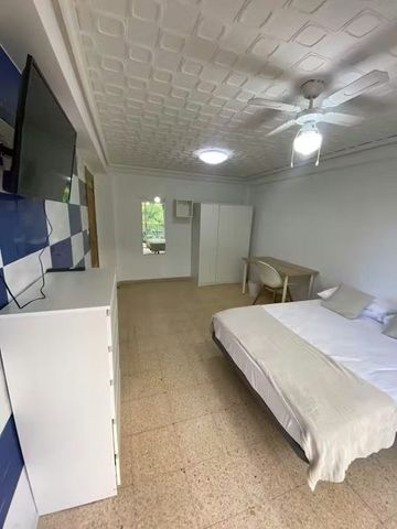 Carrer de Benifairó, Valencia, Valencian Community 46015 - Photo 2