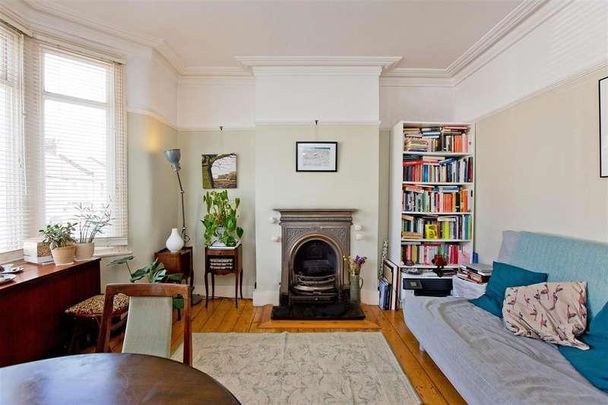 Knotts Green Road, Leyton, E10 - Photo 1