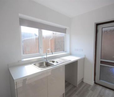 2 bedroom detached bungalow to rent - Photo 5