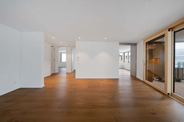 Bright 4.5-room apartment with large balcony in a quiet location - Photo 1