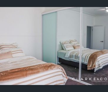 BEAUTIFUL 3 BEDROOM HOME! - Photo 2