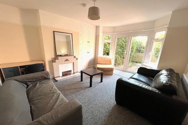 4 bedroom semi-detached house to rent - Photo 1