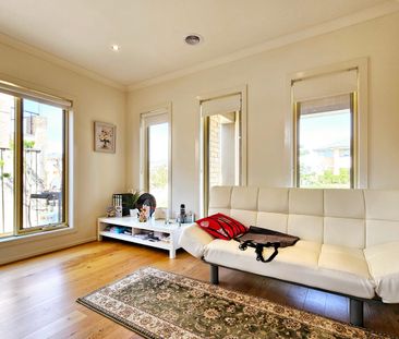 BEAUTIFULLY FURNISHED LAKE-FACING GRANDEUR - Photo 4